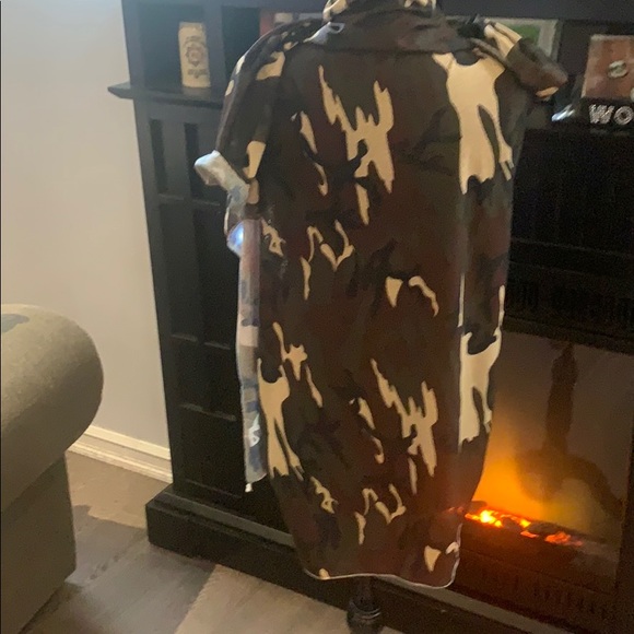 Cape cover up - Picture 4 of 5